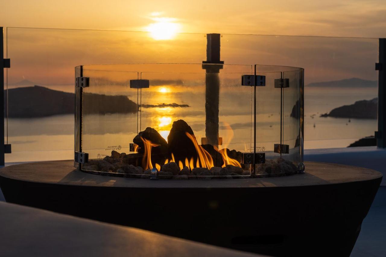 U & Me Suites Fira  Bagian luar foto