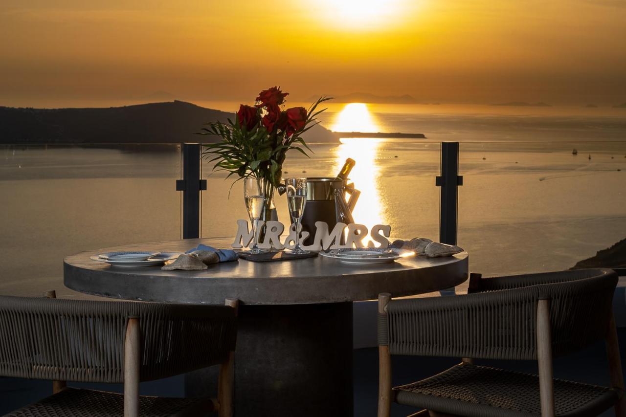 U & Me Suites Fira  Bagian luar foto