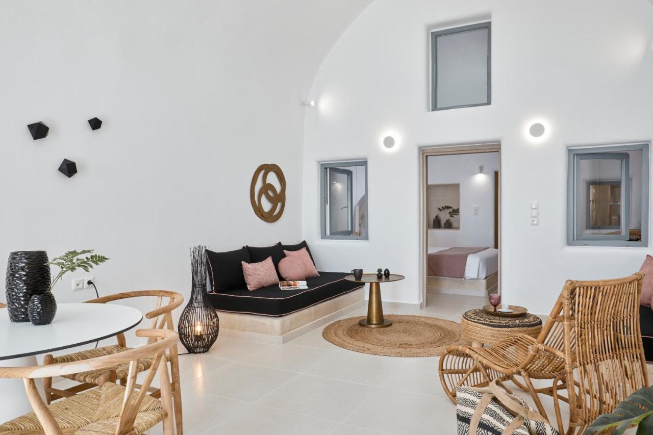 U & Me Suites Fira  Bagian luar foto