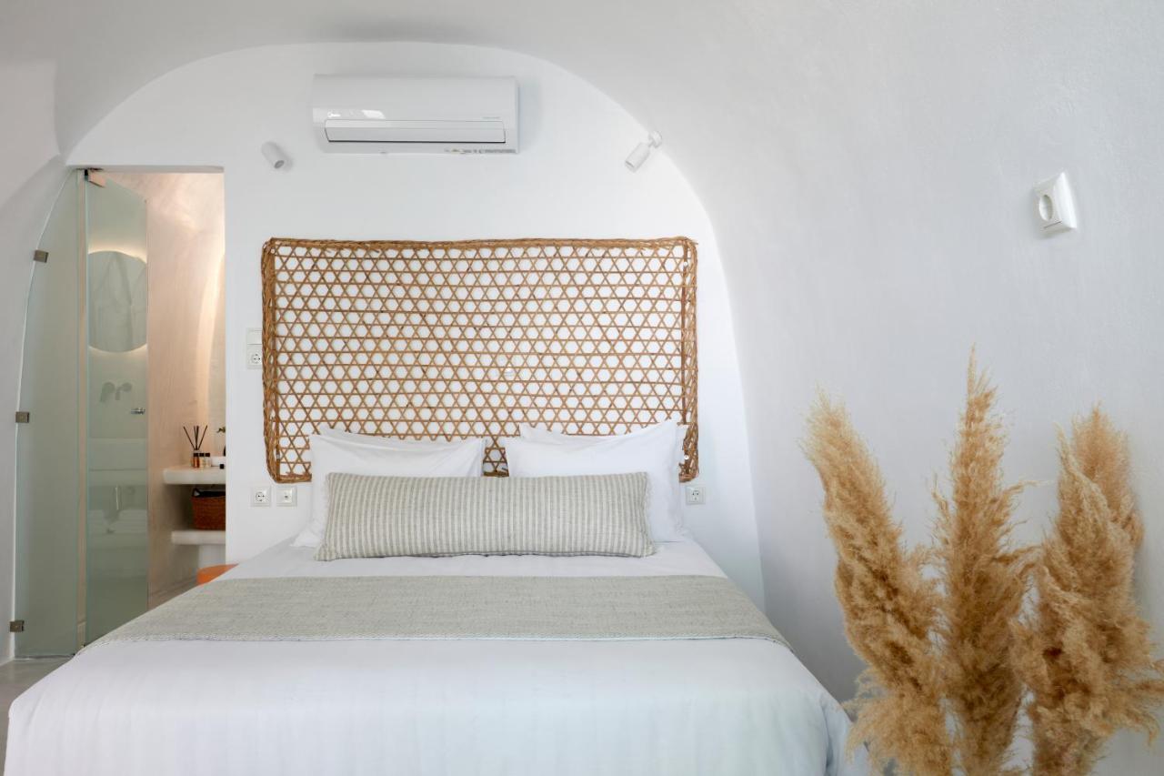 U & Me Suites Fira  Bagian luar foto