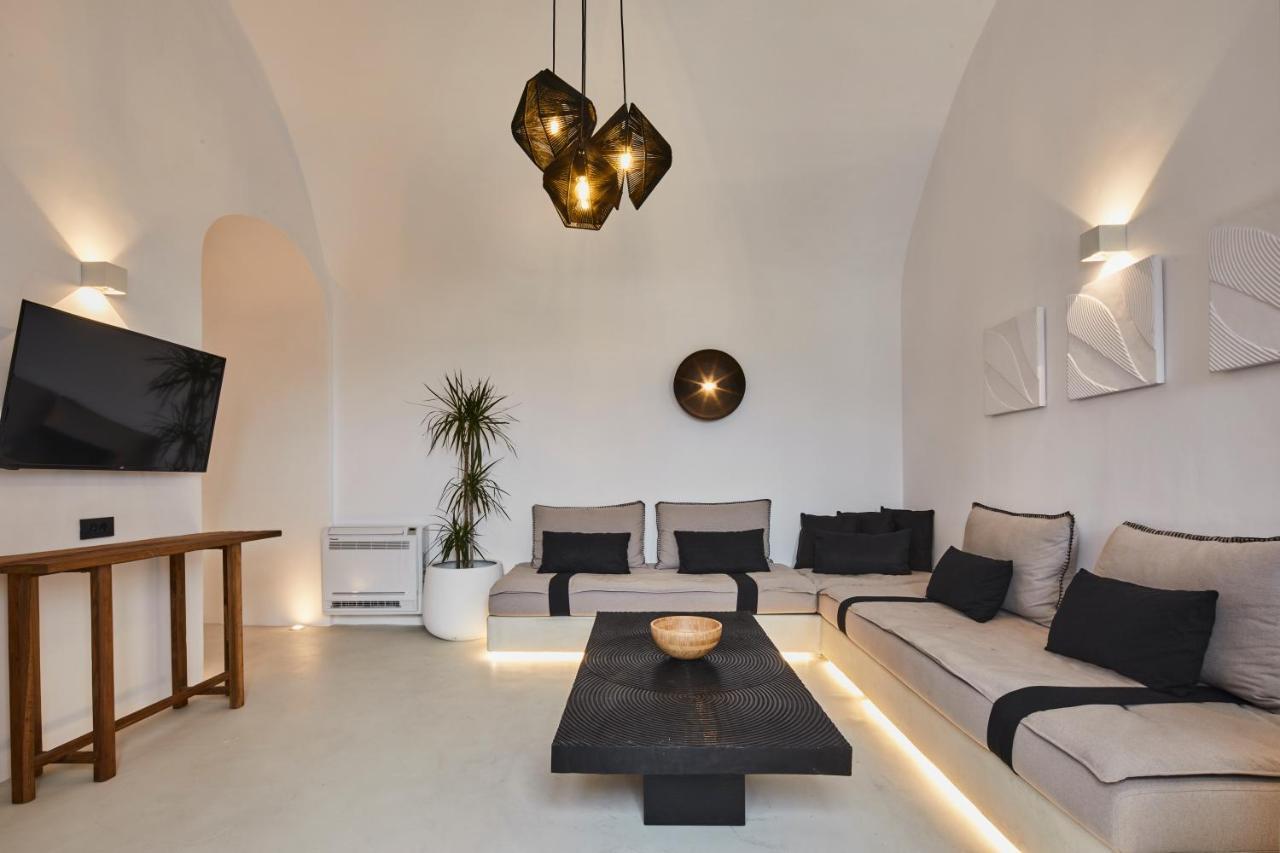 U & Me Suites Fira  Bagian luar foto
