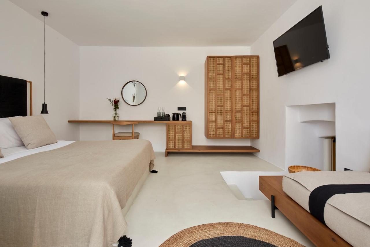 U & Me Suites Fira  Bagian luar foto