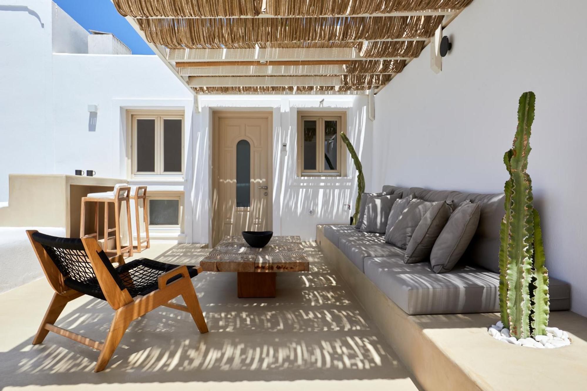 U & Me Suites Fira  Bagian luar foto