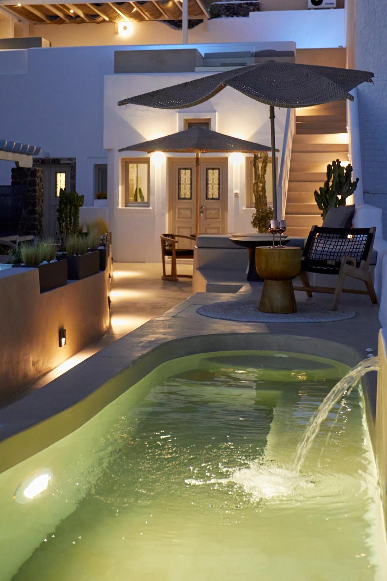 U & Me Suites Fira  Bagian luar foto