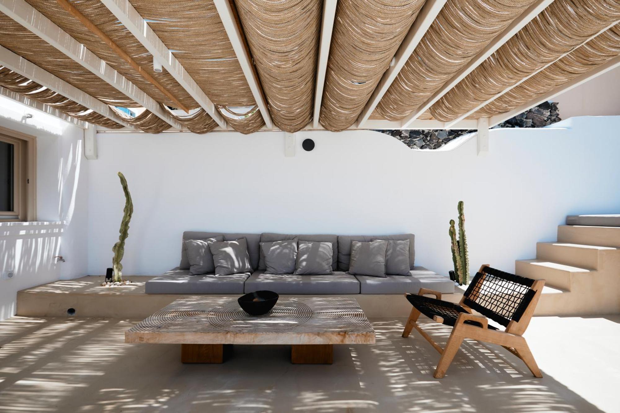 U & Me Suites Fira  Bagian luar foto