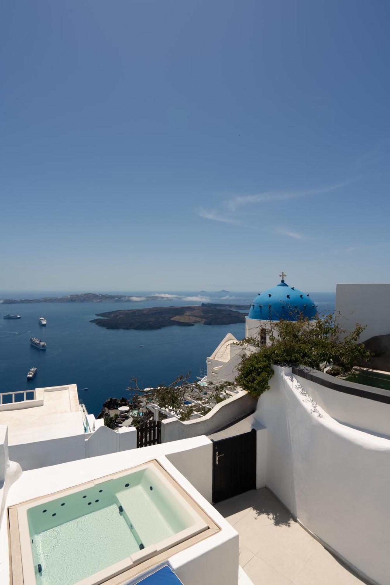 U & Me Suites Fira  Bagian luar foto